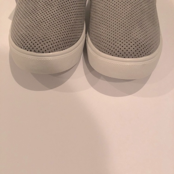 🆕Steve Madden slip on grey sneakers Sz 9 - Picture 8 of 11